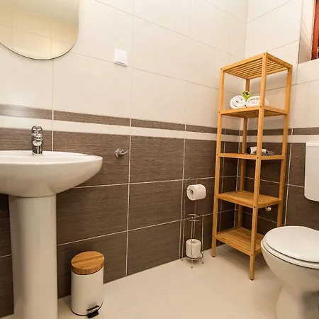 Faro & 아파트 크리크베니카