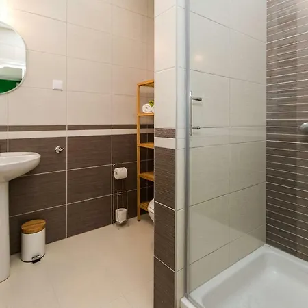 아파트 Faro & 크리크베니카